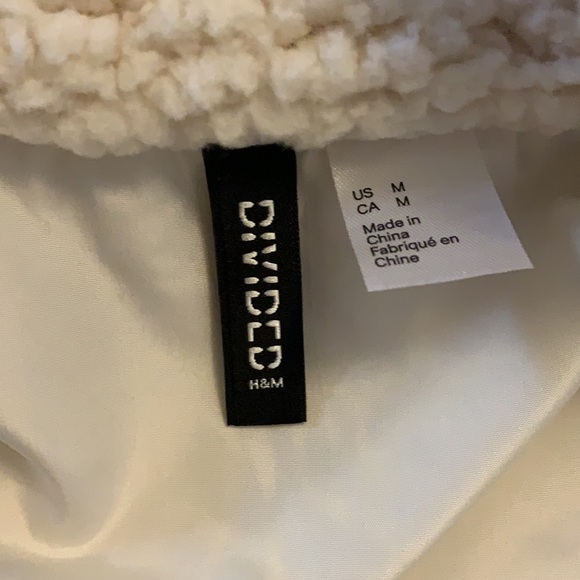 white fluffy zip up size medium - Picture 3 of 3